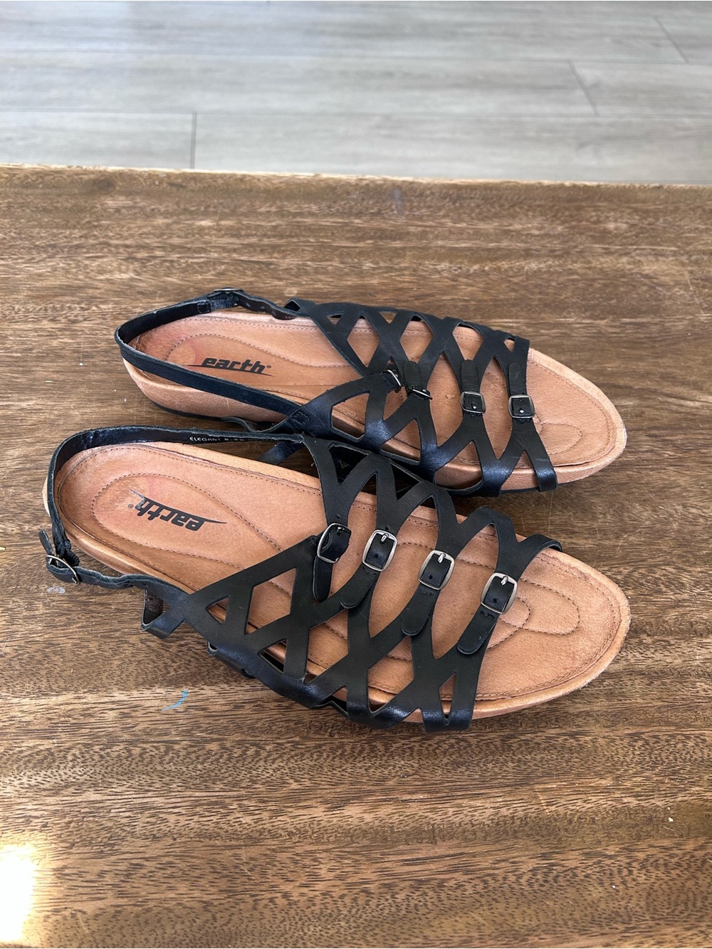 Earth Black Leather Multi-Strap Buckle Sandals Women’s Comfort Flats